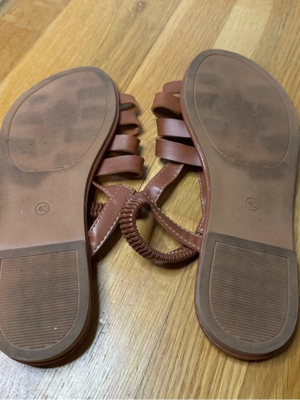 Cognac Strappy Flat Sandals - Criss Cross Slip On. Size 40 (US 9)